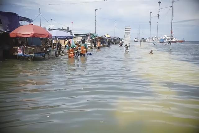 全国多地惊现大海潮现象，原因揭秘