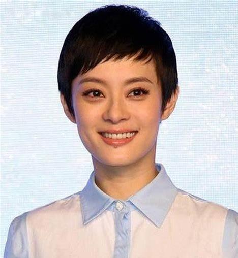 孙俪最新发型大解密，时尚界的新宠惊艳亮相！